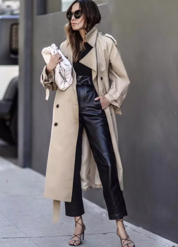 Trench Coat dengan Aksen Layering